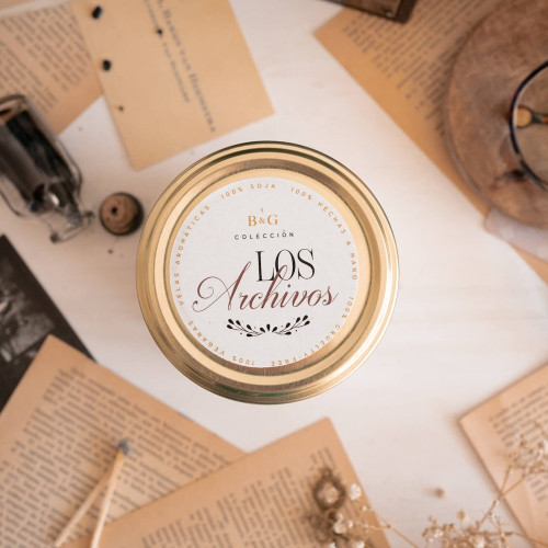 Book and Glow - *Les Archives* - Bougie de soja - Classical Academy