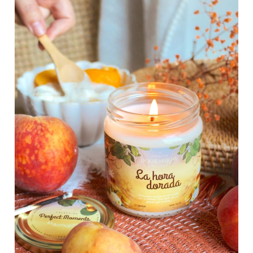 Book and Glow - *Perfect Moments* - Bougie de soja - La hora dorada