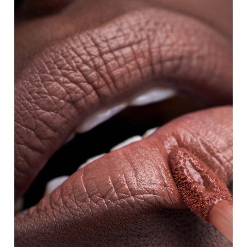 Catrice - *Glass Cloud* - Rouge à lèvres effet crème poudré Blur-Real Lip - C010: Teddy Hug