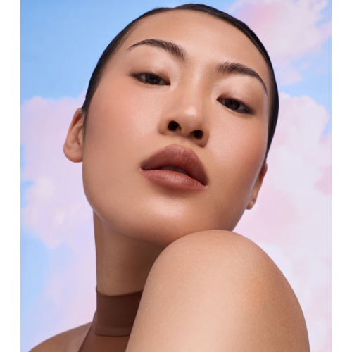 Catrice - *Glass Cloud* - Rouge à lèvres effet crème poudré Blur-Real Lip - C010: Teddy Hug