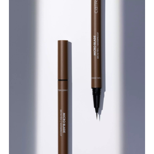 Catrice  - Crayon à sourcils waterproof Micro Blade 030:  True Brown