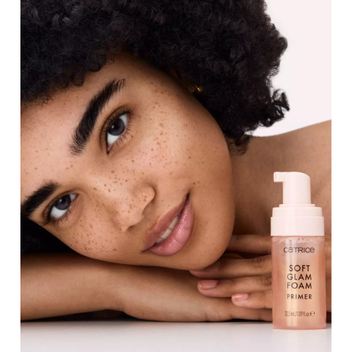 Catrice - Base de teint mousse Soft Glam