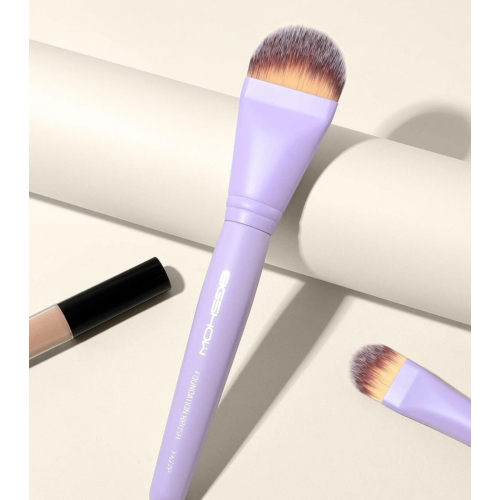 Eigshow - *Purple* - Pinceau Fond de Teint - F672P