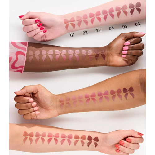 essence - Rouge à lèvres satiné Satin Glow - 02: Blushin It