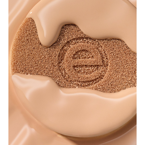 essence - Base de maquillage Silky Cushion -110