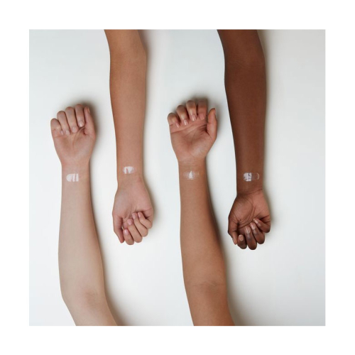 essence - Brillant à lèvres volumateur What The Fake! - 01: Oh My Plump!