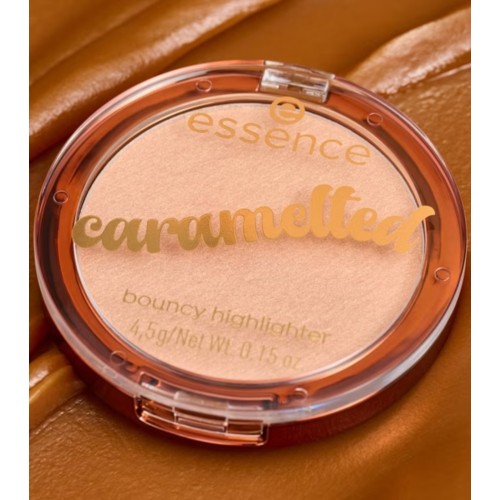 essence - *Caramelted* - Illuminateur en poudre Bouncy - 01: Sweet 'n Bouncy