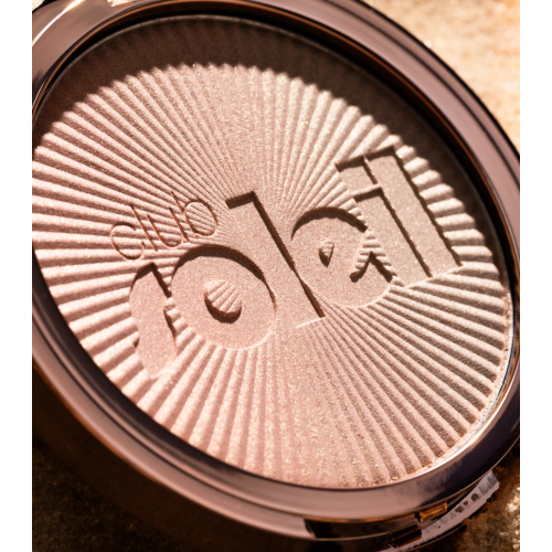 essence - *Club Soleil* - Enlumineur en poudre Gradient
