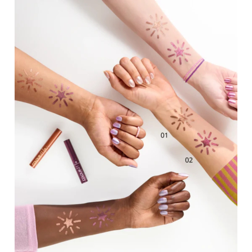 essence - Eyeliner liquide métallisé COLOUR it! - 02 : Dark Cherry