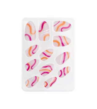 essence - *Fake it \'till you make it* - Faux ongles - 03: Get Your Swirls On