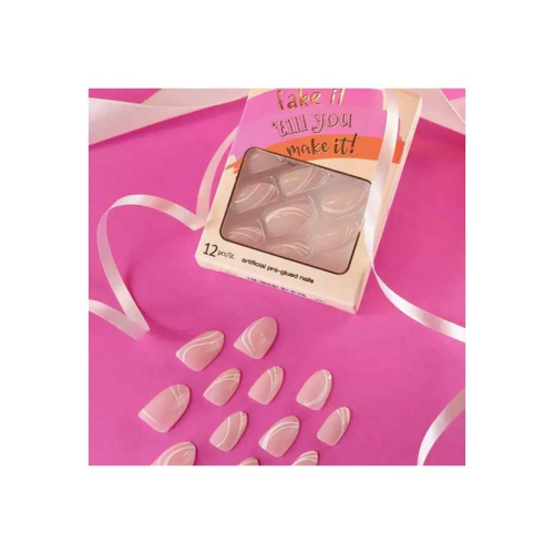 essence - *Fake it \'till you make it* - Faux ongles - 04: Marblemania