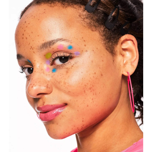 essence - Stick highlighter Baby Got Holo Glow - 10: Apricotly