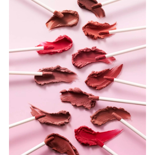 essence - Rouge à lèvres mat au fini flouté BLUR soufflé - 03: Hot Offline