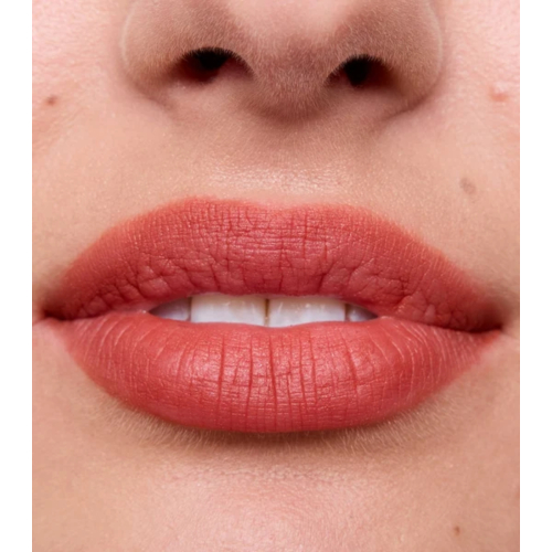essence - Mousse labial Juicy Matte - 01: Maple Rouge