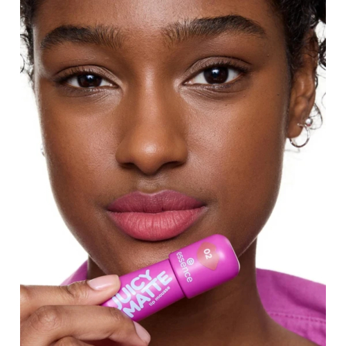 essence - Mousse labial Juicy Matte - 02: Featherlight Pink
