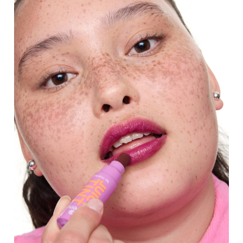 essence - Tinte labial Juicy Tint Lip Marker - 06: Blueberry Bite