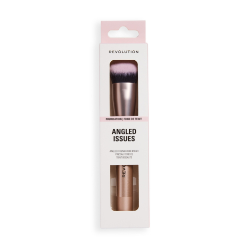 Makeup Revolution - Pinceau à fond de teint Angled Issues - R8