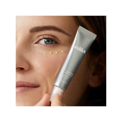 Medik8 - *Crystal Retinal* - Crème contour des yeux anti-âge au Retinal et à la Vitamine A Ceramide Eye 6