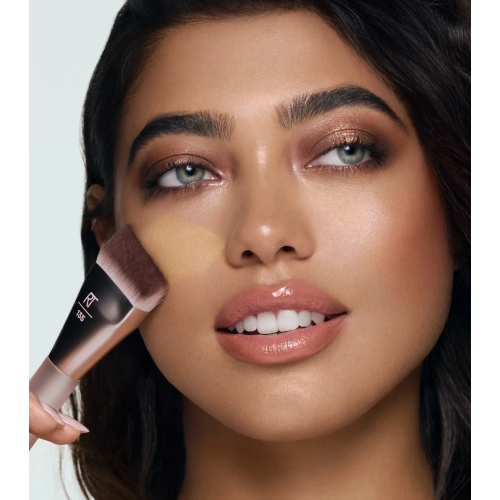 Real Techniques - *New Nude 2.0* - Pinceau visage Diamond Blending