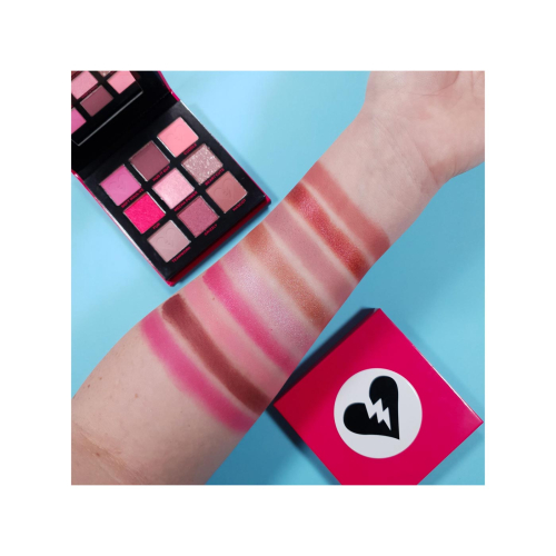 Revolution - *Fortnite X Revolution* - Palette d'ombres Cuddle Team Leader