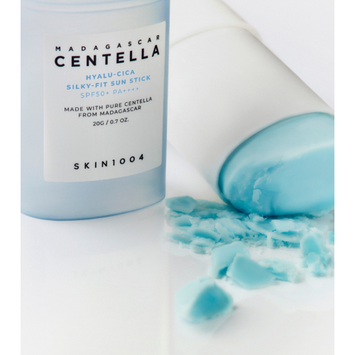 SKIN1004 - *Hyalu-Cica* - Stick solaire visage Silku-Fit SPF50+ PA++++