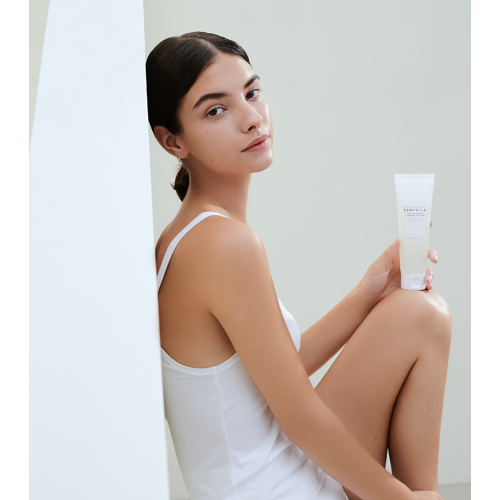 SKIN1004 - *Tone Brightening* - Mousse nettoyante à la Centella Asiatica de Madagascar